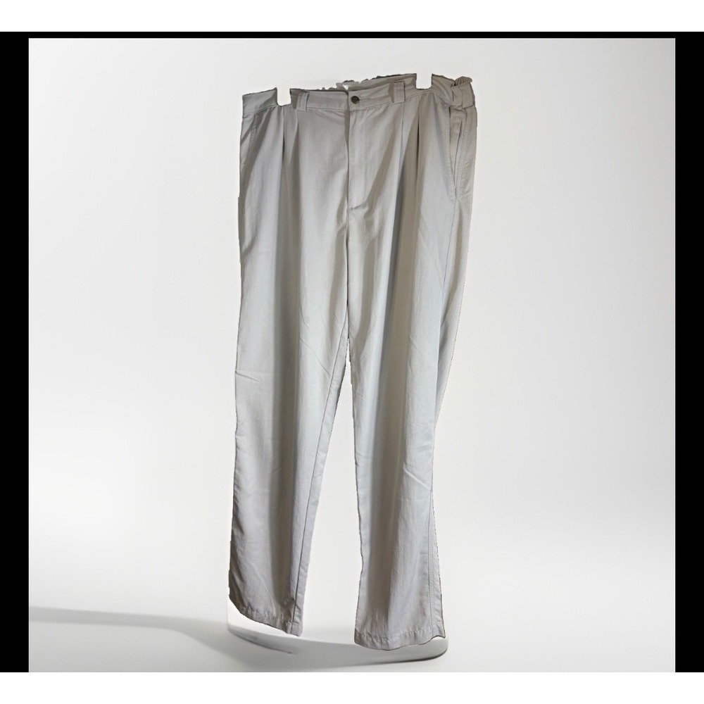 TravelSmith Mens 35x33 Large Long Pleated Nylon Pants Gray Elastic Waist Casual